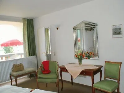 Flora Hotel